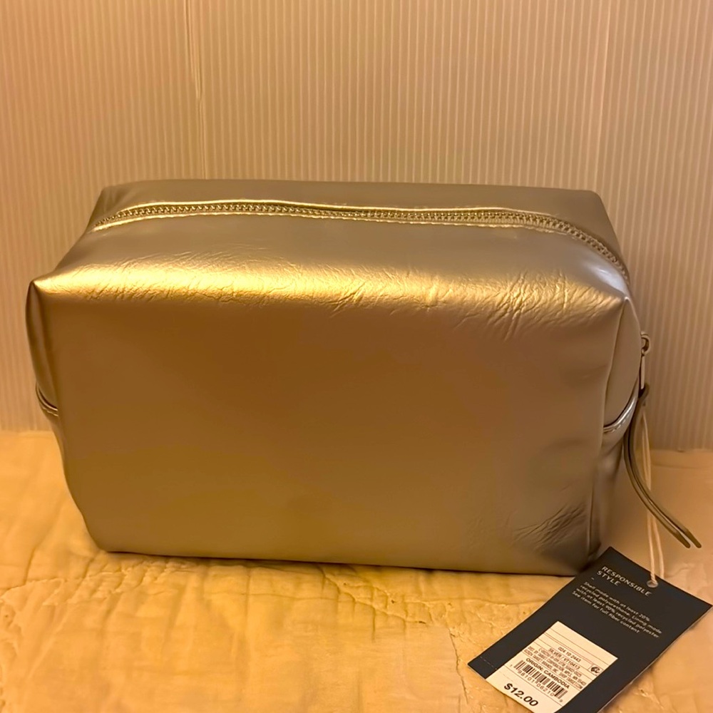 Universal Thread Goods Co. Cosmetic Bag - Picture 1 of 5